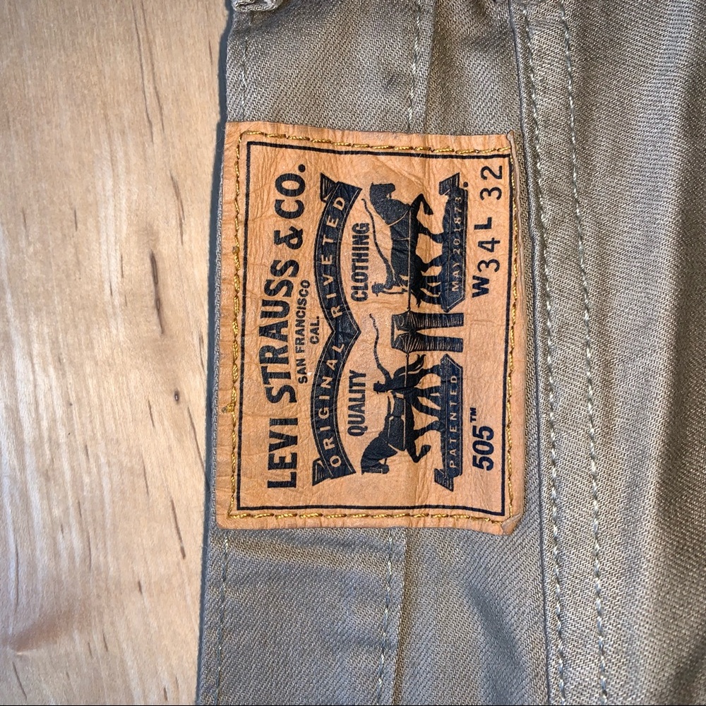 Levi’s size 34 x 32 style 505